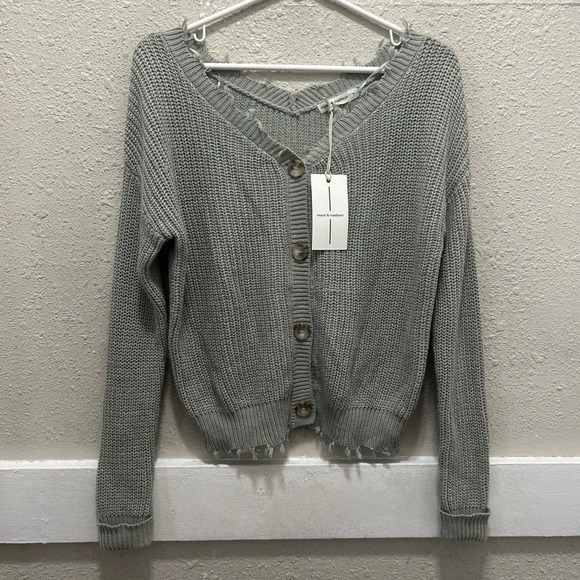 Moon & Madison Light Sage Green Frayed Button Down Cardigan NWT Small - Picture 1 of 6